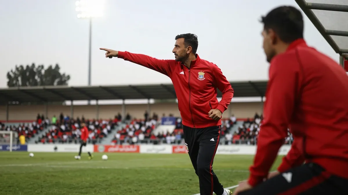 يتولى رئيس اتحاد الكرة هاني أبو ريدا بنفسه ملف استئناف العقوبات التي فرضها فيفا على مدرب المنتخب حسام حسن ومدير الفريق...